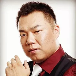姜超 飾演 