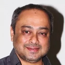 薩欽·凱基卡爾 飾演 DGP Chandrakant Purandhare